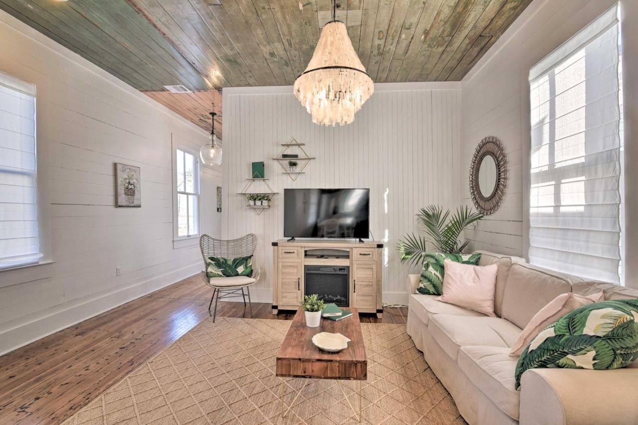 Bright Galveston Cottage Close To Beach And Strand Bagian luar foto