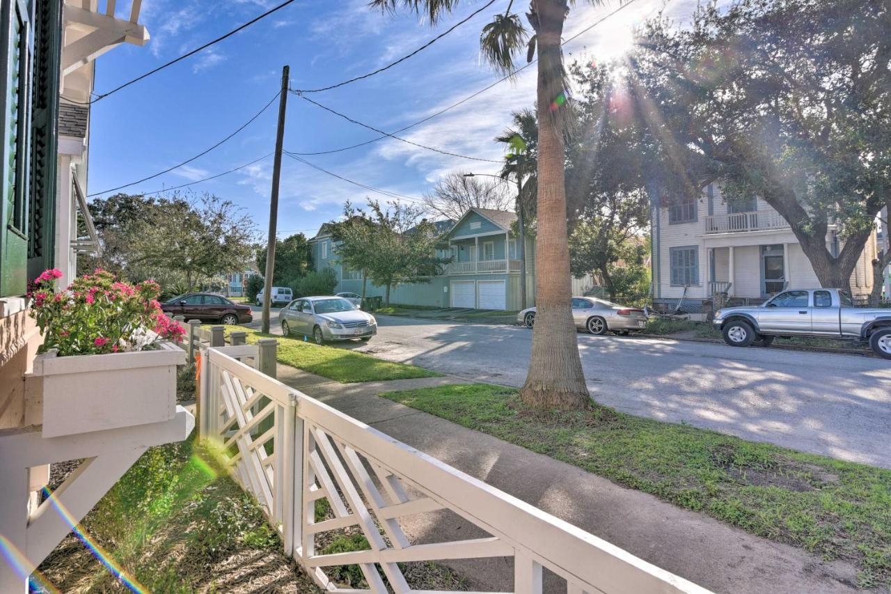 Bright Galveston Cottage Close To Beach And Strand Bagian luar foto