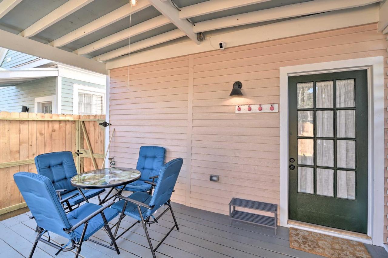 Bright Galveston Cottage Close To Beach And Strand Bagian luar foto